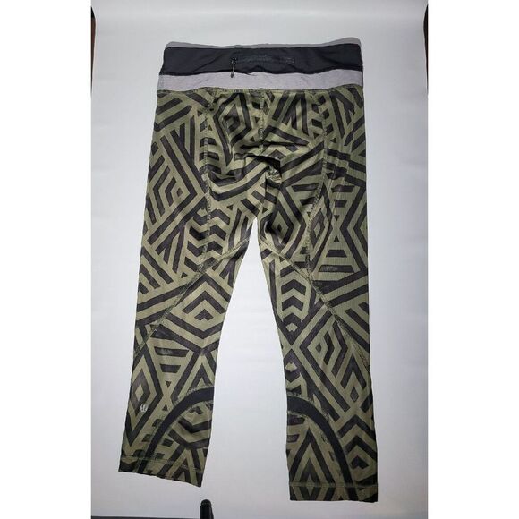 Lululemon Crop Pants Size 6 - Picture 2 of 5